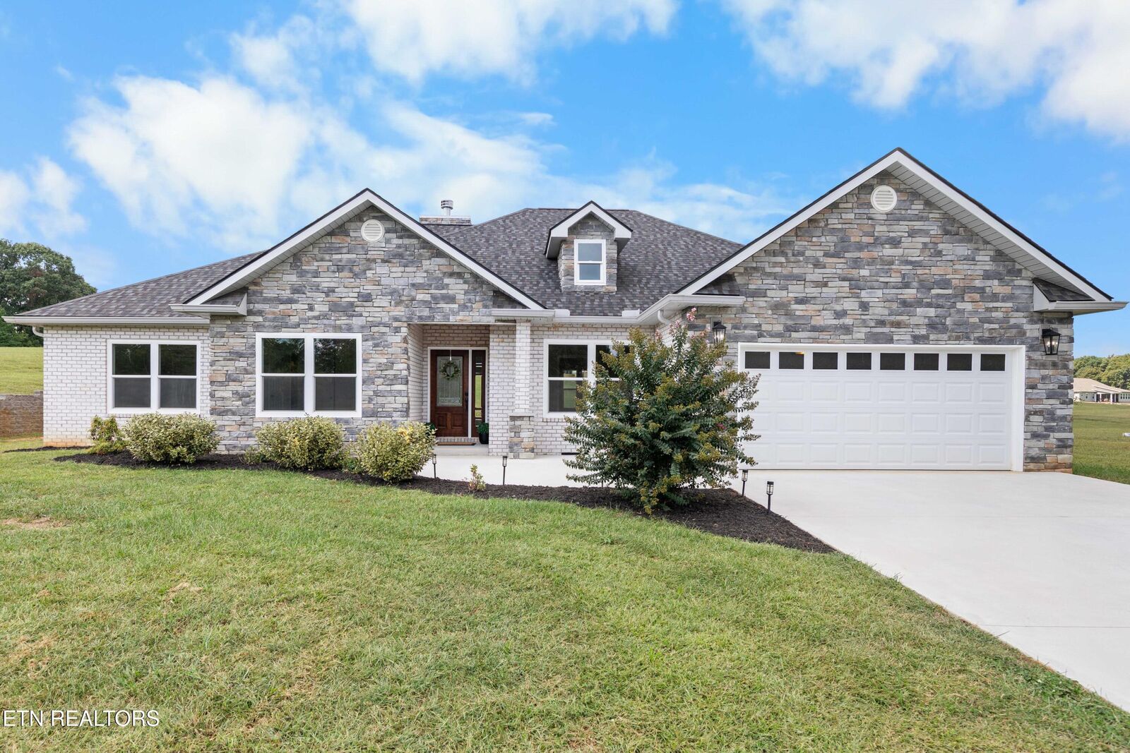 Property Photo:  227 Sugar Maple Court  TN 37354 
