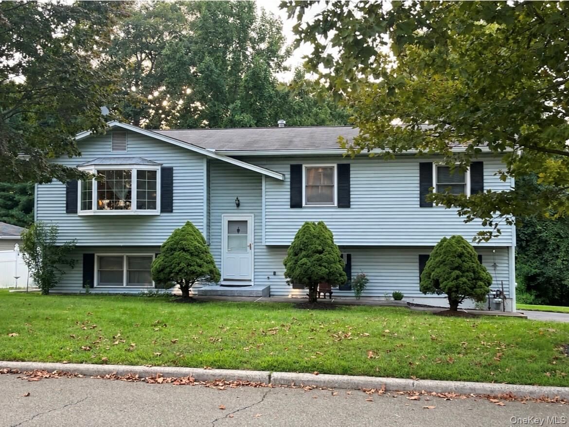 Property Photo:  14 Ivy Lane  NY 10970 
