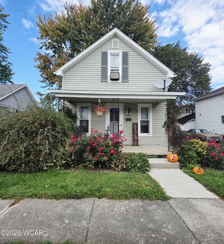 Property Photo: 208 W Montford Avenue OH 45810