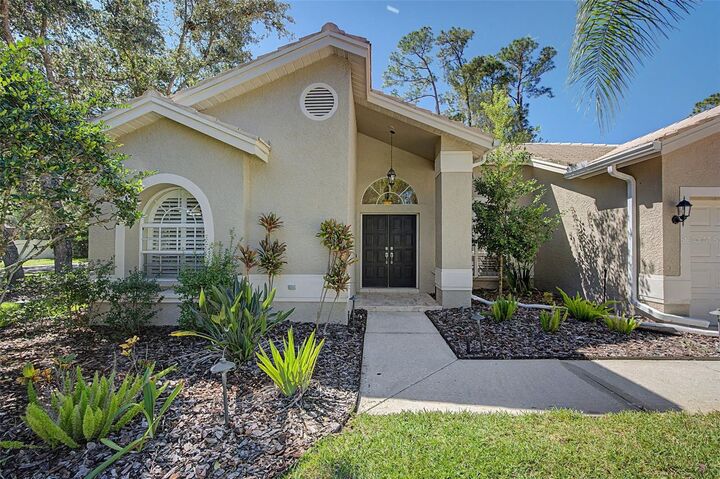 Property Photo: 1558 E Lake Woodlands Parkway FL 34677