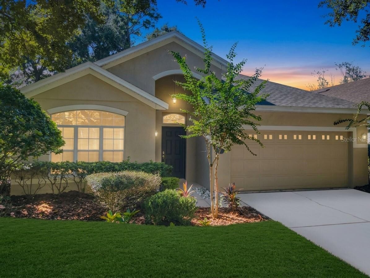 Property Photo: 105 Ridgeway FL 32724