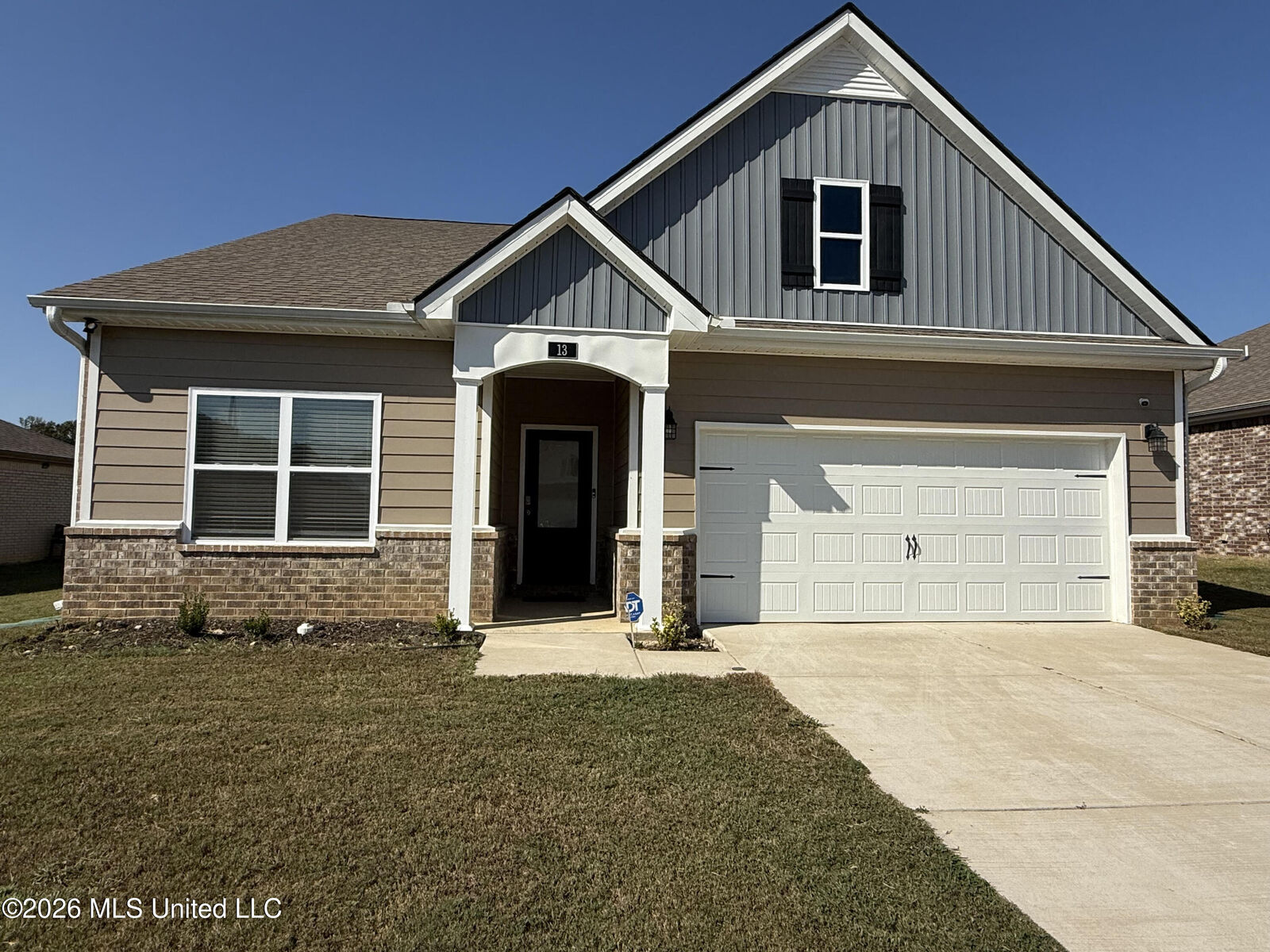 Property Photo:  13 Banks Boulevard  MS 38611 