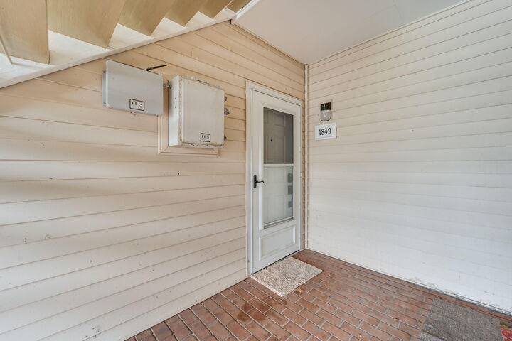 Property Photo: 1849 Parknoll Ln WI 53074