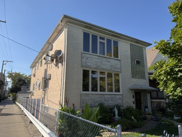 Property Photo:  4014 N Leclaire Avenue  IL 60641 