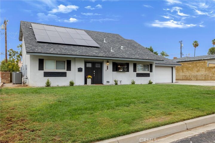 Property Photo:  22596 Thrush  CA 92313 