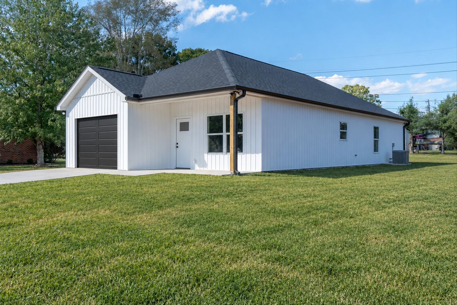 Property Photo:  702 1st St  TN 38464 