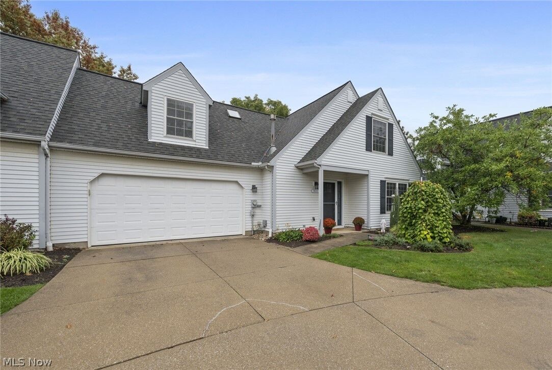 Property Photo: 14635 Settlers Way 159 OH 44149