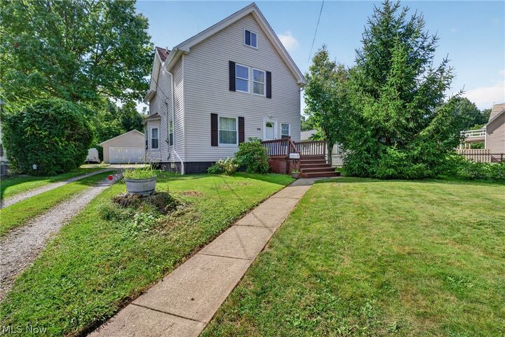 Property Photo:  19289 Westwood Drive  OH 44149 