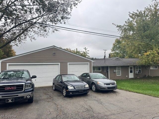 Property Photo:  4550 Carroll Street NW  OH 44483 