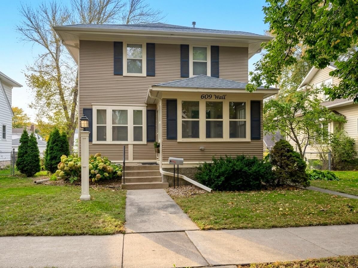 Property Photo:  609 Wall Street  MN 56003 