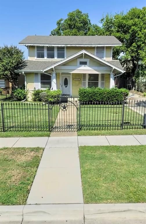 Property Photo: 3108 Handley Drive TX 76112