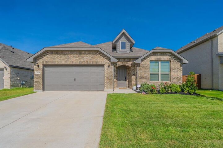 Photo de la propriété:  5925 Lovills Creek  TX 76179 