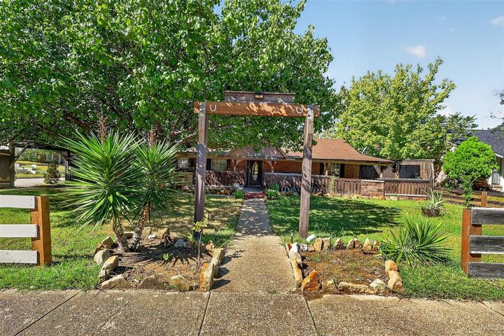 Property Photo: 2121 High Summit Drive TX 75041