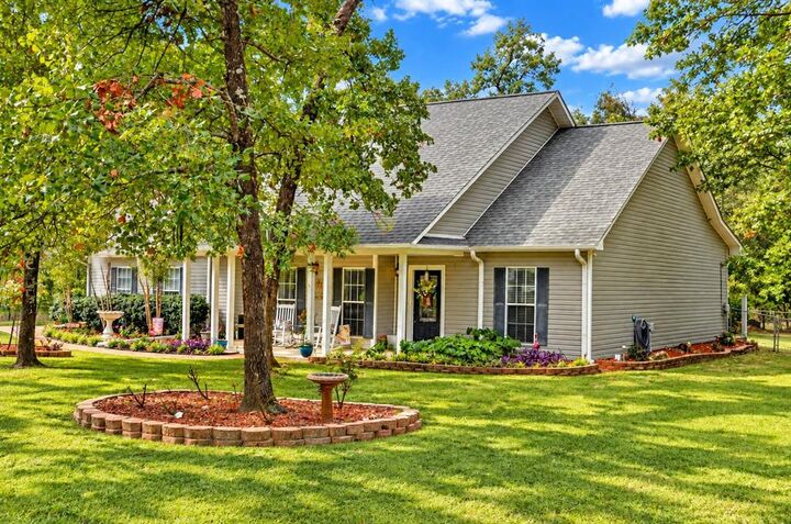 Property Photo:  250 County Road 2258  TX 75773 