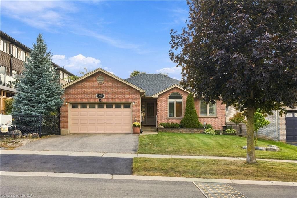 Property Photo:  102 Court Drive  ON N3L 4G7 