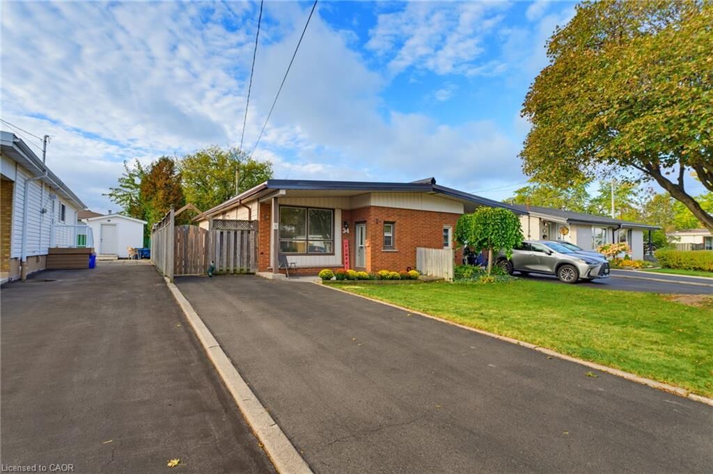 Property Photo:  34 Fielding Crescent  ON L8V 2P5 