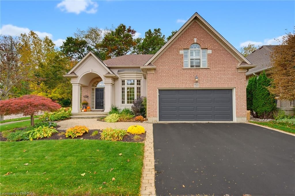 Property Photo:  70 Carmichael Crescent  ON N3R 8A9 