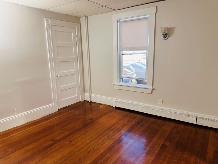 Property Photo:  870 Moody Street 2  MA 02453 