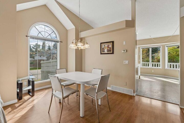 Property Photo:  525 Shawinigan Drive SW  AB T2Y 3A3 