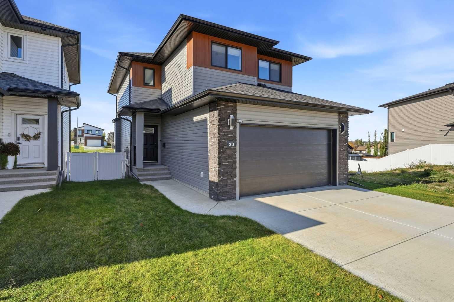 Property Photo:  30 Palmer Circle  AB T4M 0N7 
