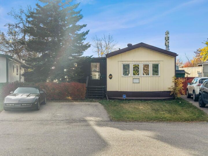 Property Photo:  6724 17 Avenue SE 40  AB T2A 0W5 