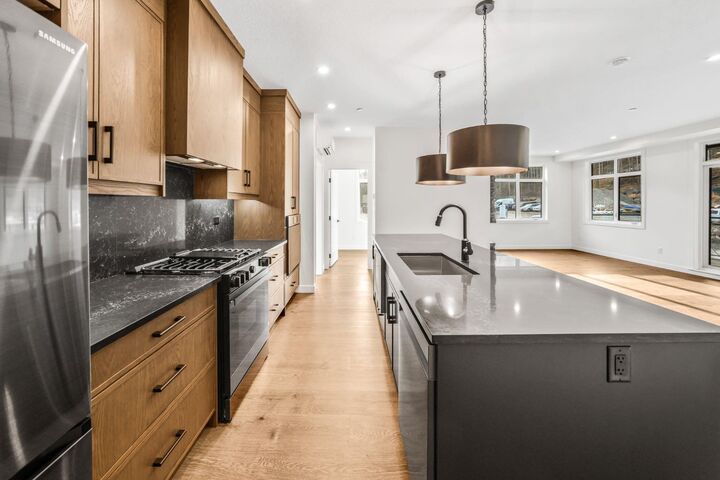 Property Photo:  10 Cascade Ridge 204  AB T1W 0K6 