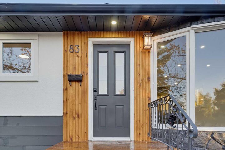 Property Photo:  83 Ferncliff Crescent SE  AB T2H 0V5 