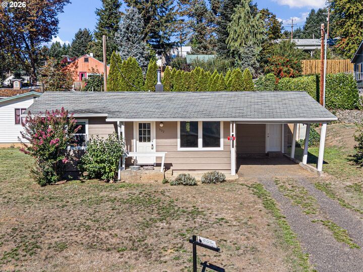 Property Photo:  532 2nd St  OR 97436 