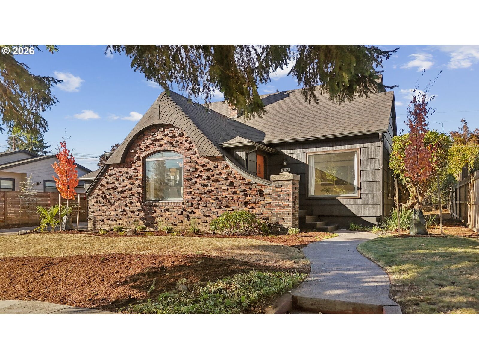 Property Photo:  508 W 21st St  WA 98660 