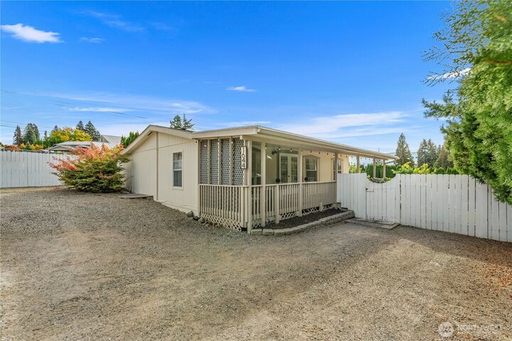 Property Photo:  1644  8th Street NE  WA 98802 
