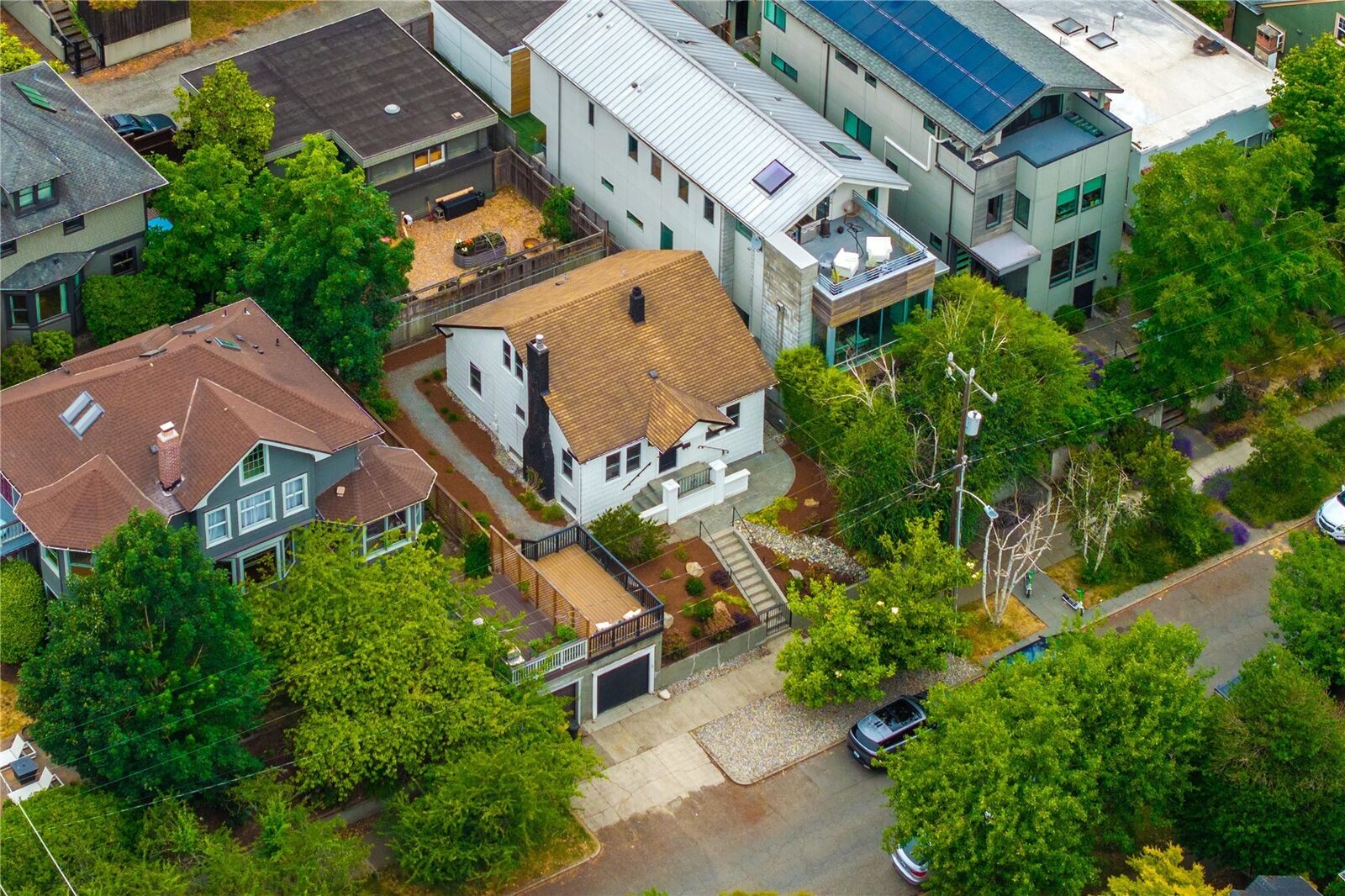 Property Photo: 1509 4th Avenue W WA 98119