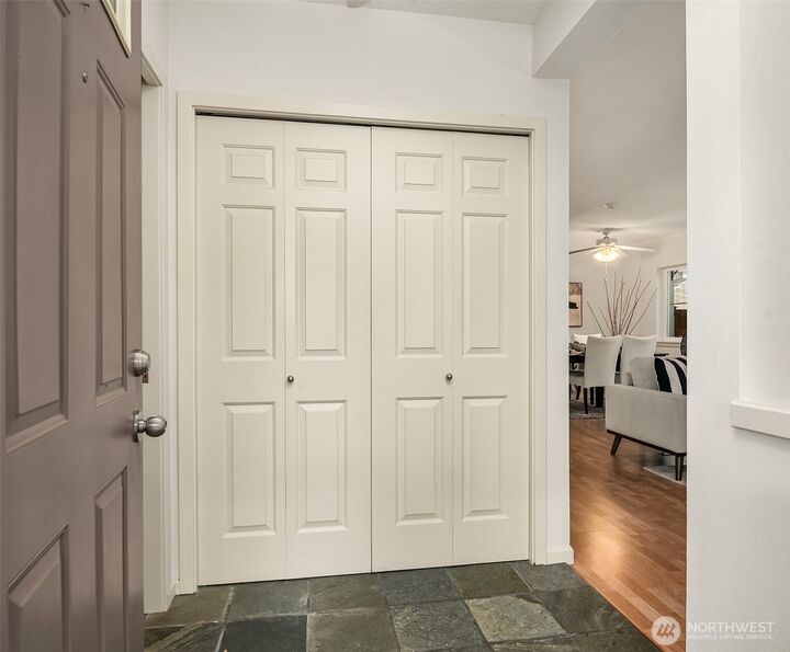 Property Photo: 15839 NE 91st Way 1004 WA 98052
