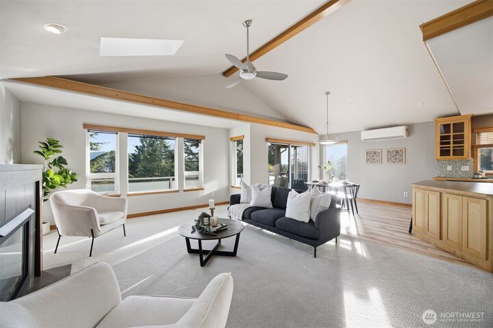 Property Photo:  4801 E Oregon Street  WA 98226 