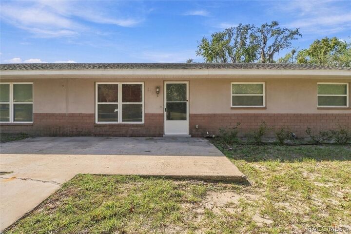 Property Photo:  650 E Wacker Street  FL 34442 