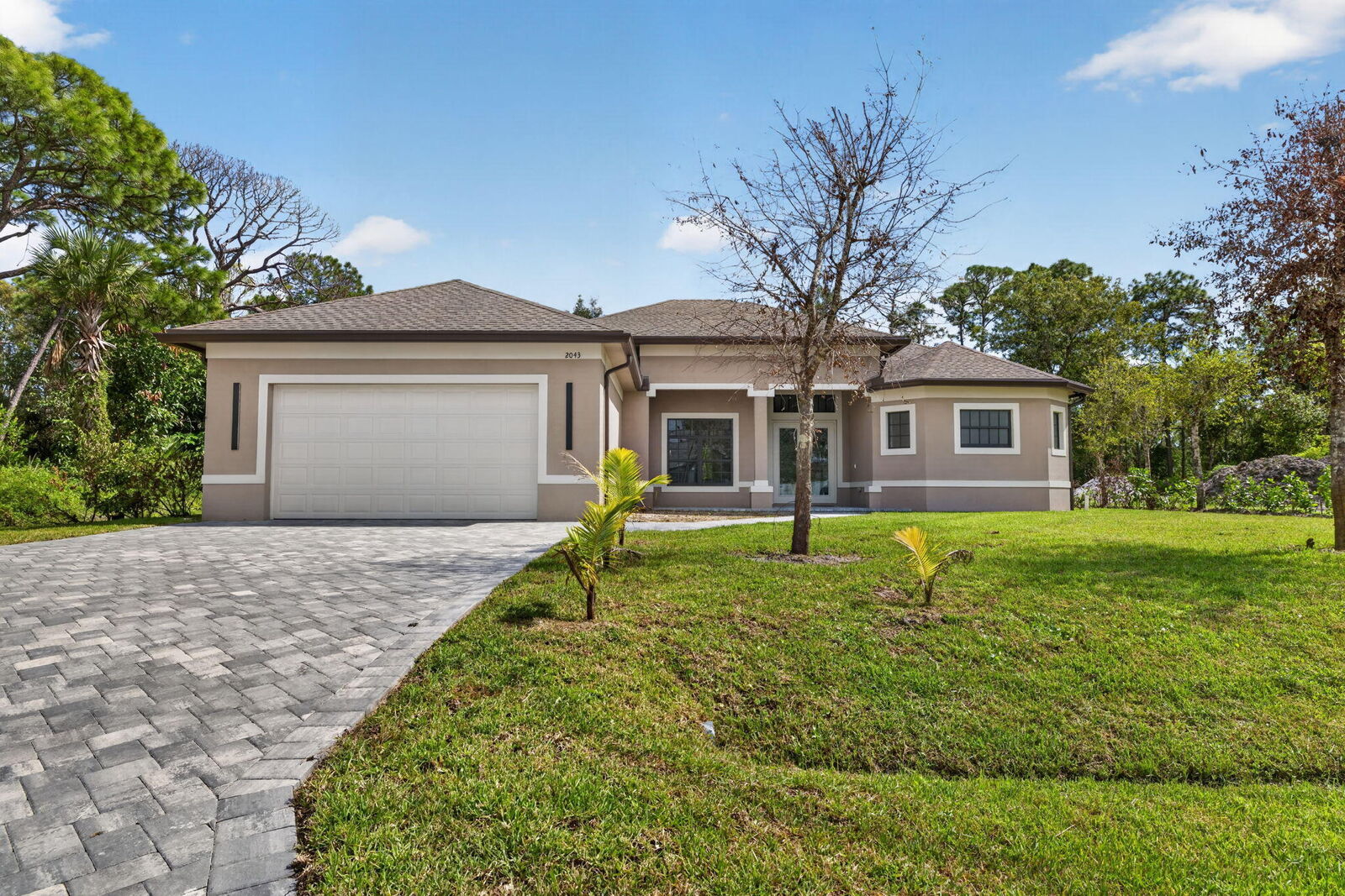 Property Photo: 2043 SW Brevity Terrace FL 34953