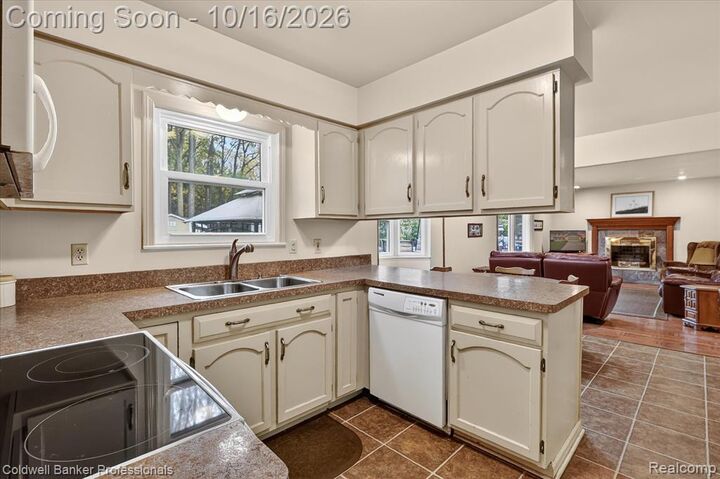 Property Photo:  204 Dutch Mill Drive  MI 48433 