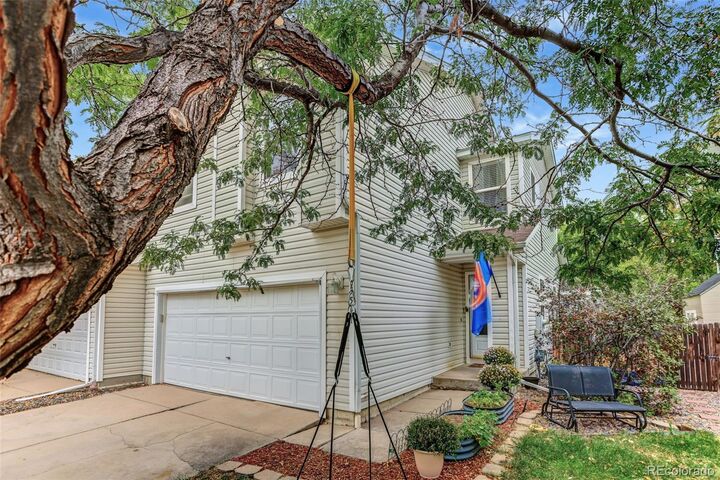 Property Photo:  5561 S Quemoy Circle  CO 80015 