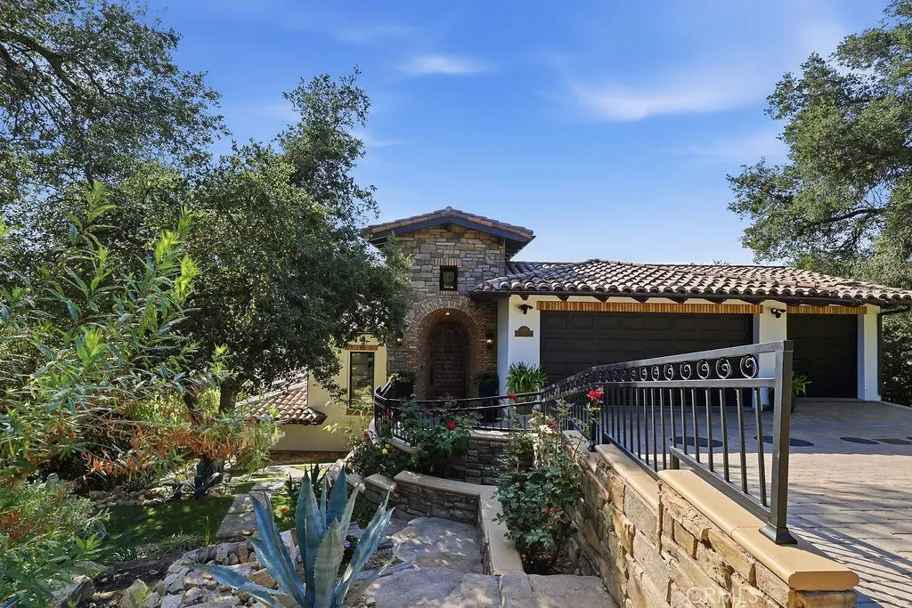 Property Photo:  921 Monarch  CA 91011 