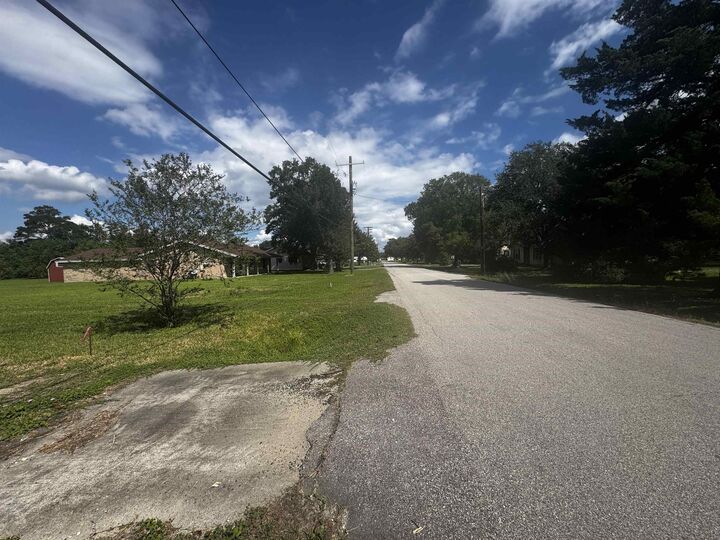 Property Photo:  6113 Willis  TX 77619 