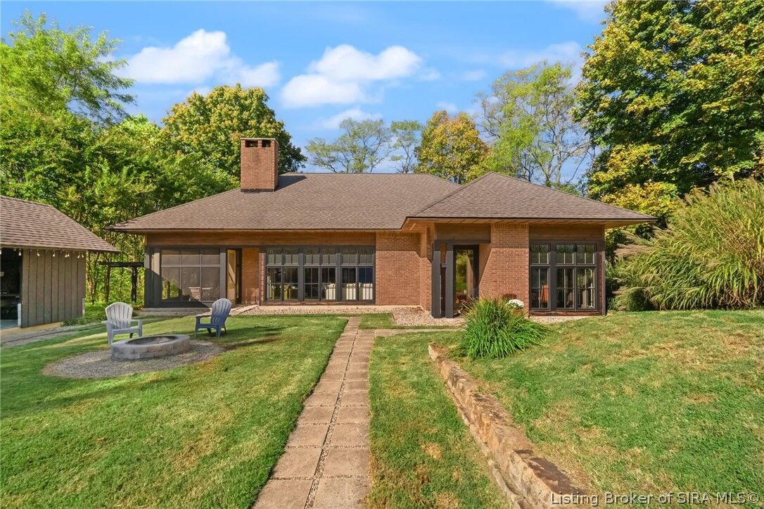 Property Photo:  700 E Walnut Street  IN 47112 