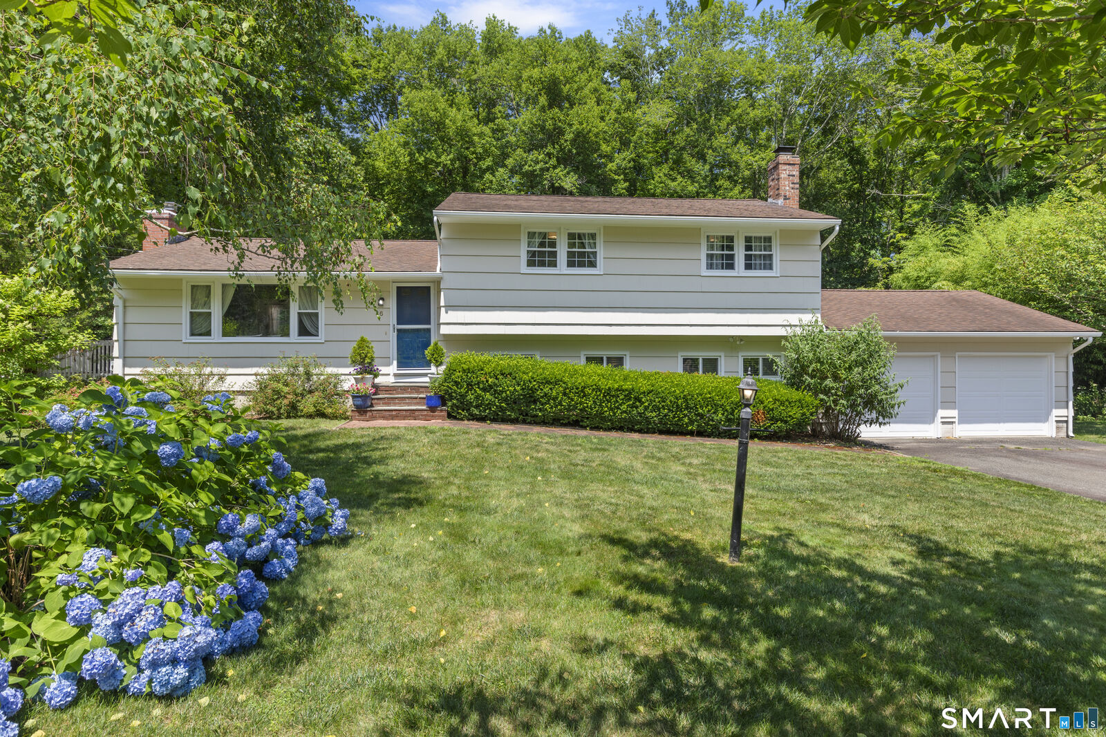 Property Photo:  16 Tamarac Drive  CT 06443 