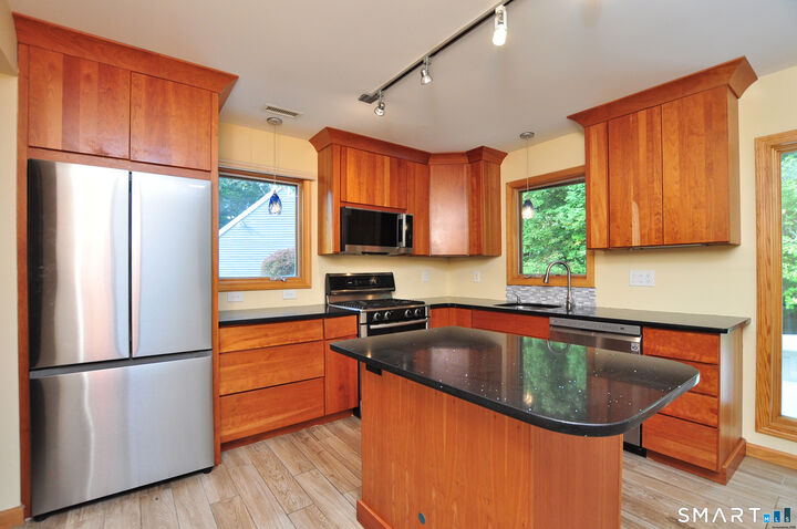 Property Photo:  6 Tamarack Lane 6  CT 06070 