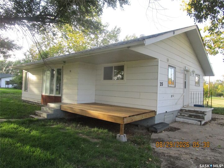Property Photo:  13 3rd Street E  SK S0H 0B0 
