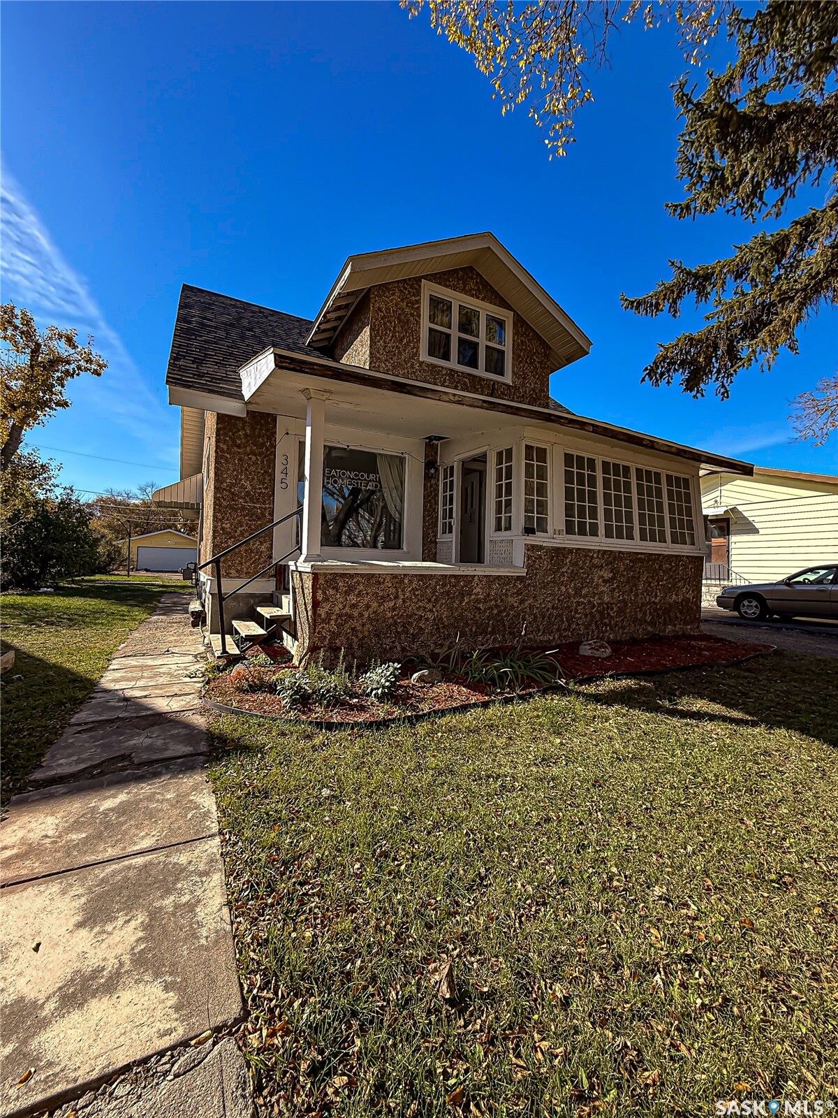 Property Photo:  345 2nd Street W  SK S0N 2M0 