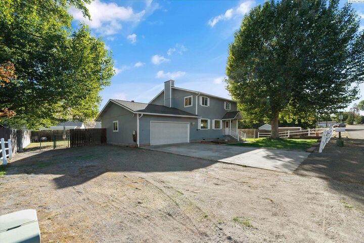 Property Photo:  5401 Fern Loop  WA 99353 