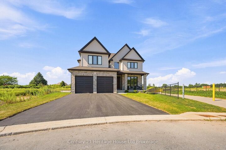 Property Photo:  18 Thompson Court  ON N4G 0G3 