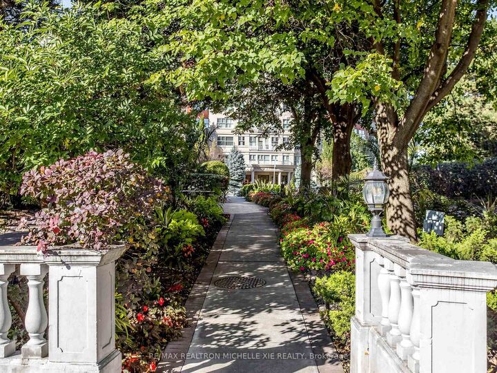 Property Photo: 18 Concorde Place 411 ON M3C 3T9