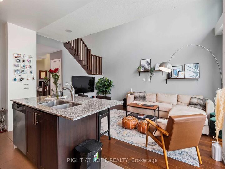 Property Photo:  223 Webb Drive 3101  ON L5B 0E8 