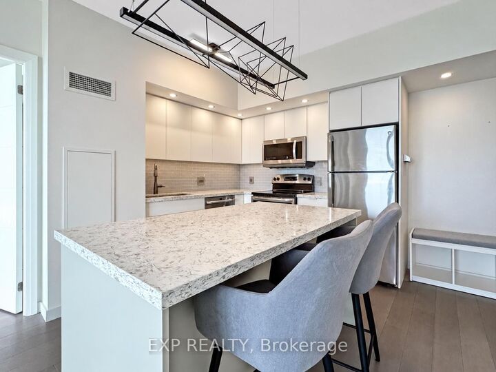 Property Photo: 2200 Lakeshore Boulevard W 3210 ON M8V 1A4