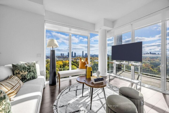 Property Photo:  20 O'Neill Road 1223  ON M3C 0R2 